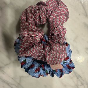 Vineyard Vines Scrunchies 100% silk